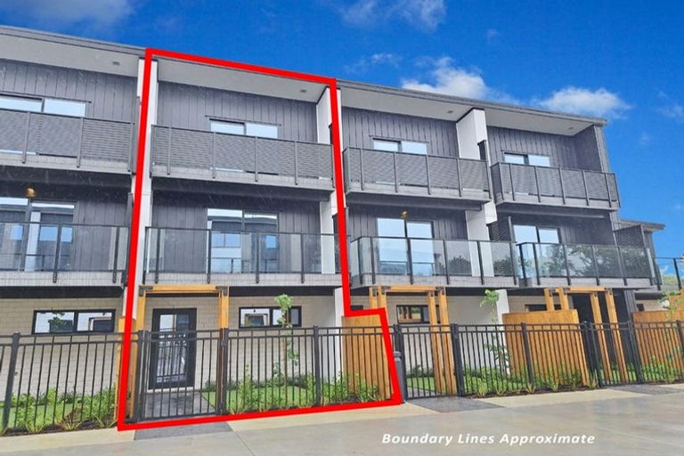 Photo of property in 7/61 Matipo Road, Te Atatu Peninsula, Auckland, 0610