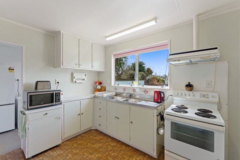 Photo of property in 8a&b Sharda Grove, Paraparaumu Beach, Paraparaumu, 5032