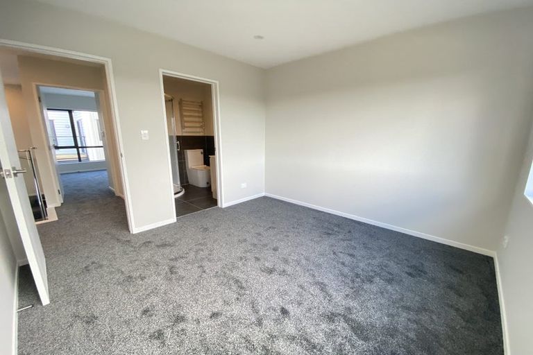 Photo of property in 3b Westall Road, New Lynn, Auckland, 0600