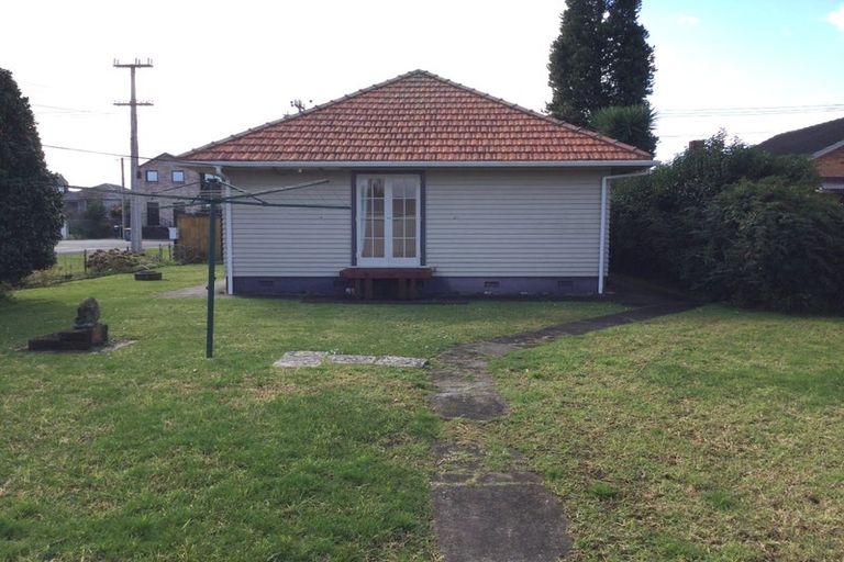 Photo of property in 64 Taikata Road, Te Atatu Peninsula, Auckland, 0610