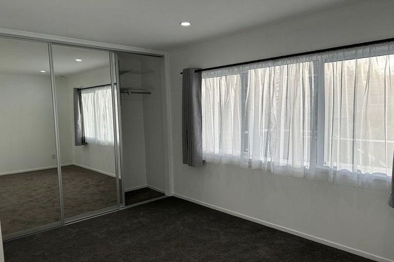 Photo of property in 4/18 Bevyn Street, Castor Bay, Auckland, 0620