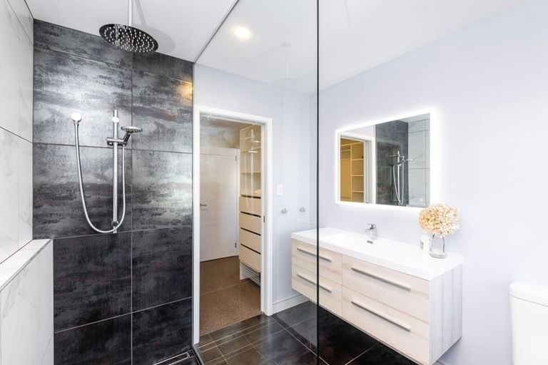 Photo of property in 27 Meeanee Road, Taradale, Napier, 4112