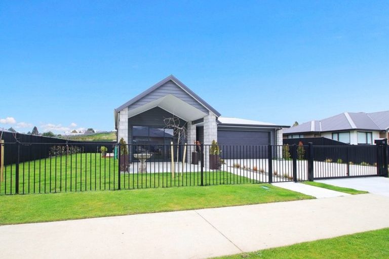 Photo of property in 60 Oak Ridge Drive, Te Awamutu, 3800