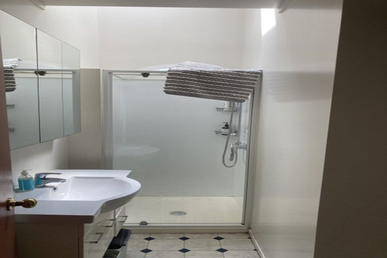 Photo of property in 18 Melrose Road, Island Bay, Wellington, 6023