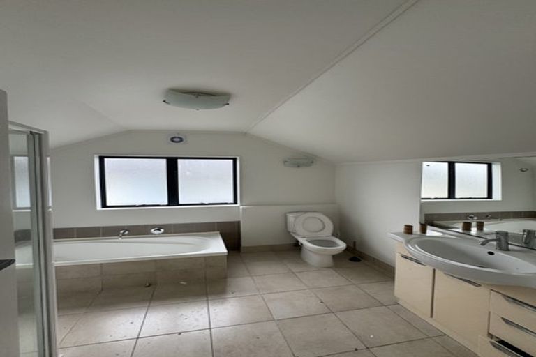 Photo of property in 1/127 Bucklands Beach Road, Bucklands Beach, Auckland, 2012