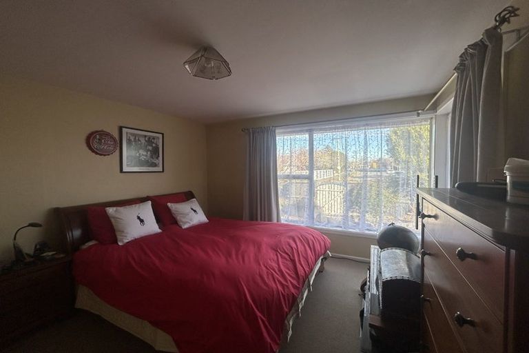 Photo of property in 32 Greendale Avenue, Avonhead, Christchurch, 8042