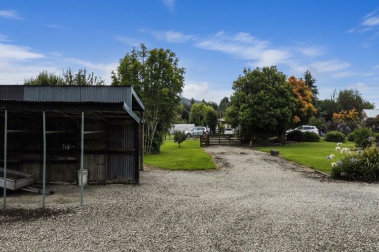 Photo of property in 28 Huia Street, Ohura, 3926