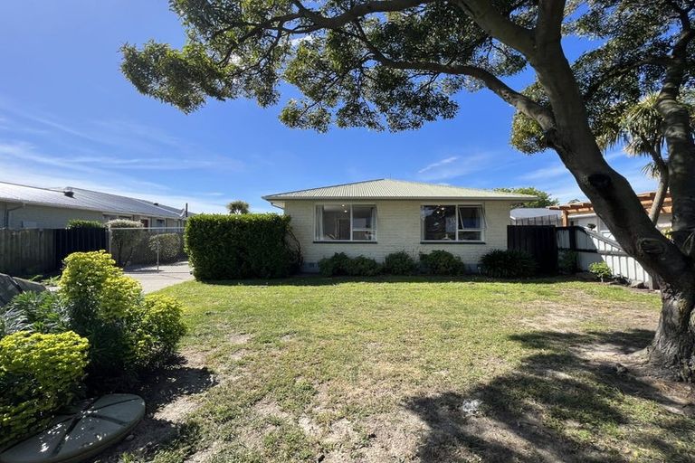 Photo of property in 8 Cob Crescent, Woolston, Christchurch, 8062