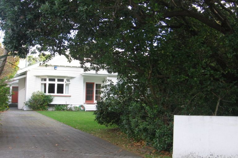 Photo of property in 49 Hautana Street, Woburn, Lower Hutt, 5010