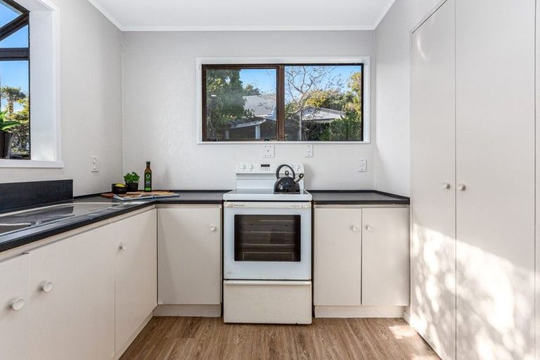 Photo of property in 11 Cleat Street, Whitby, Porirua, 5024