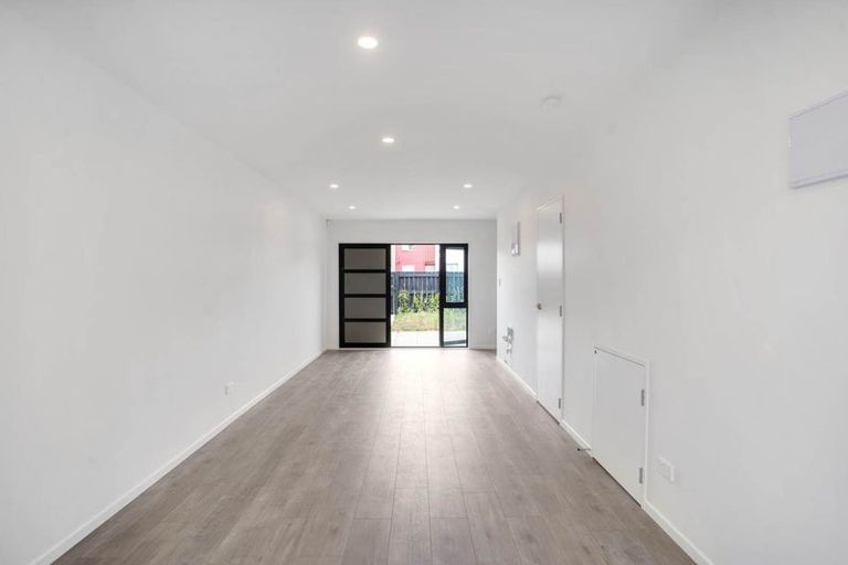 Photo of property in 3 Valour Lane, Papakura, 2110
