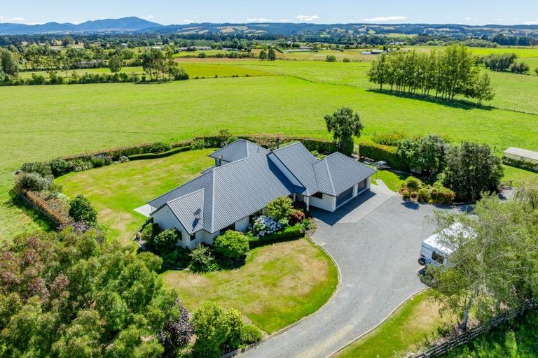 Photo of property in 132 Round Hill Road, Loburn, 7472
