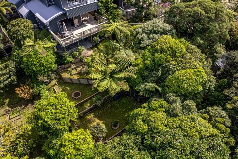 Photo of property in 4 Haunui Road, Pukerua Bay, 5026