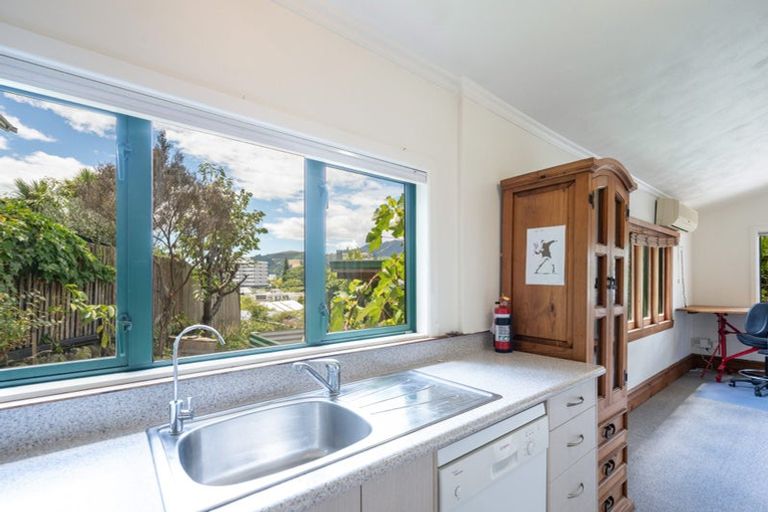 Photo of property in 50 Wellington Street, Nelson South, Nelson, 7010