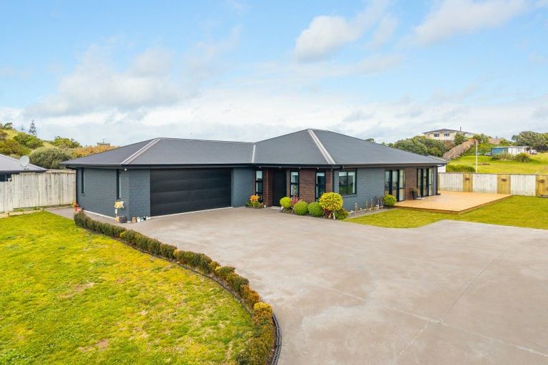 Photo of property in 5 Golf Vue Place, Castlecliff, Whanganui, 4501