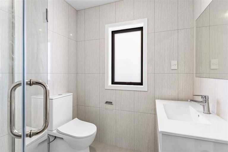 Photo of property in 11 Kirikiri Drive, Papakura, 2110