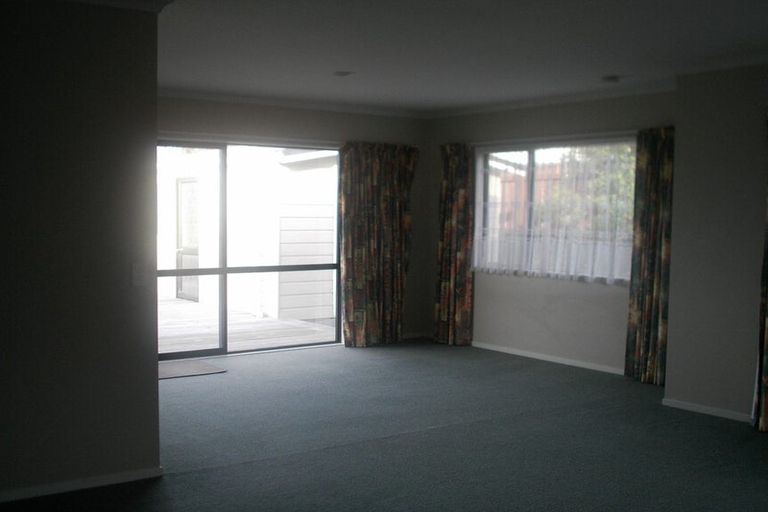 Photo of property in 3 Makora Grove, Paremata, Porirua, 5024