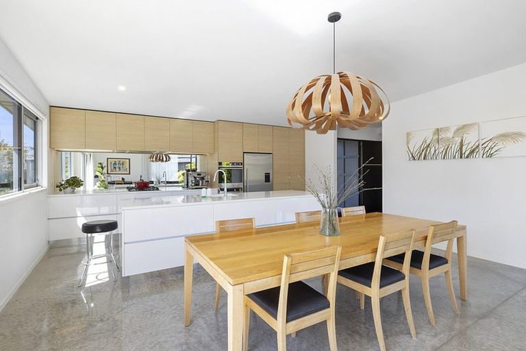 Photo of property in 75 Links Drive, Waiwhakaiho, New Plymouth, 4312