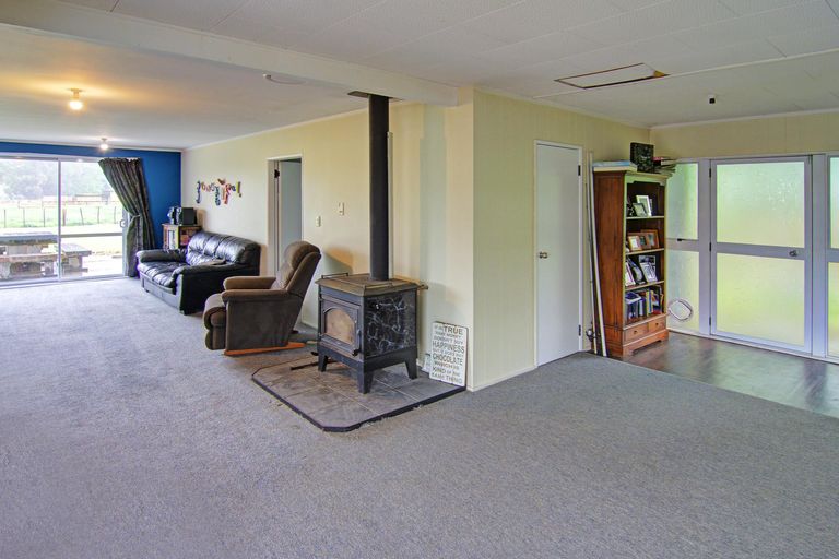 Photo of property in 476 High Street South, Carterton, 5713