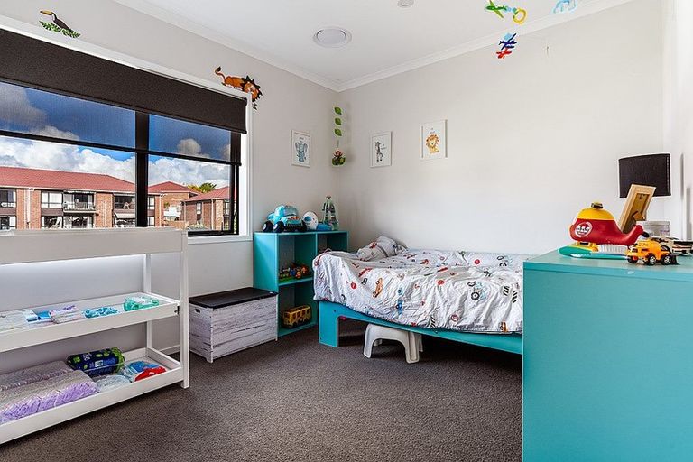 Photo of property in 2 Taikura Avenue, Red Beach, 0932