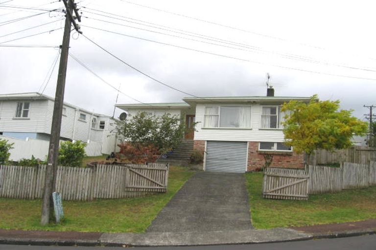 Photo of property in 2/13 Trinidad Road, Sunnynook, Auckland, 0620