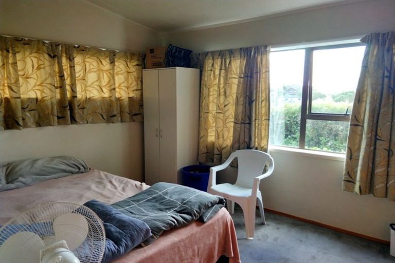 Photo of property in 1/48 Lemnos Place, Titirangi, Auckland, 0604