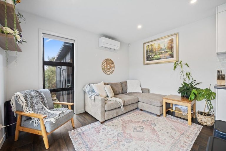 Photo of property in 28 John Dee Crescent, Red Beach, 0932