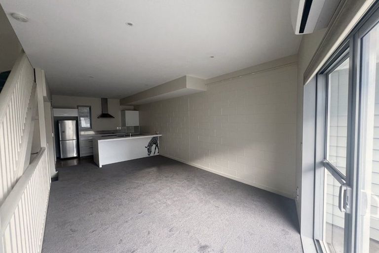 Photo of property in 3ul Papawai Terrace, Mount Cook, Wellington, 6021