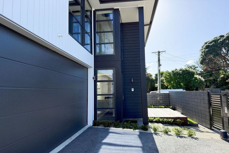 Photo of property in 30b Selwyn Road, Cockle Bay, Auckland, 2014