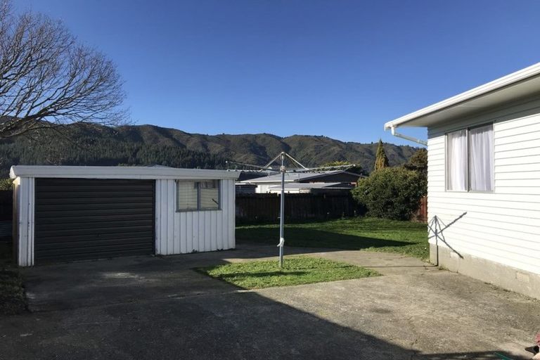 Photo of property in 40 Hamstead Street, Wainuiomata, Lower Hutt, 5014