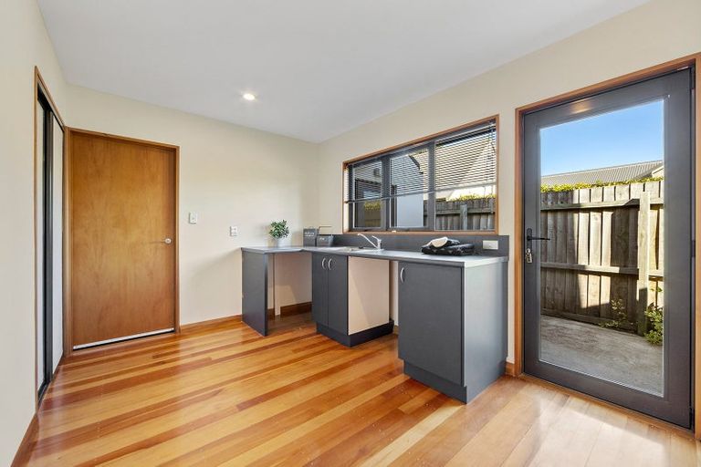 Photo of property in 33 Bryndwr Road, Fendalton, Christchurch, 8052