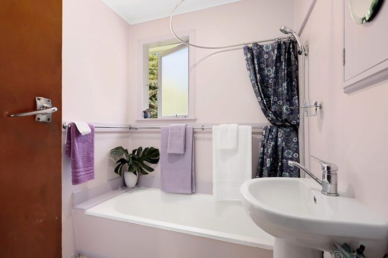 Photo of property in 28 Boylan Road, Titirangi, Auckland, 0604