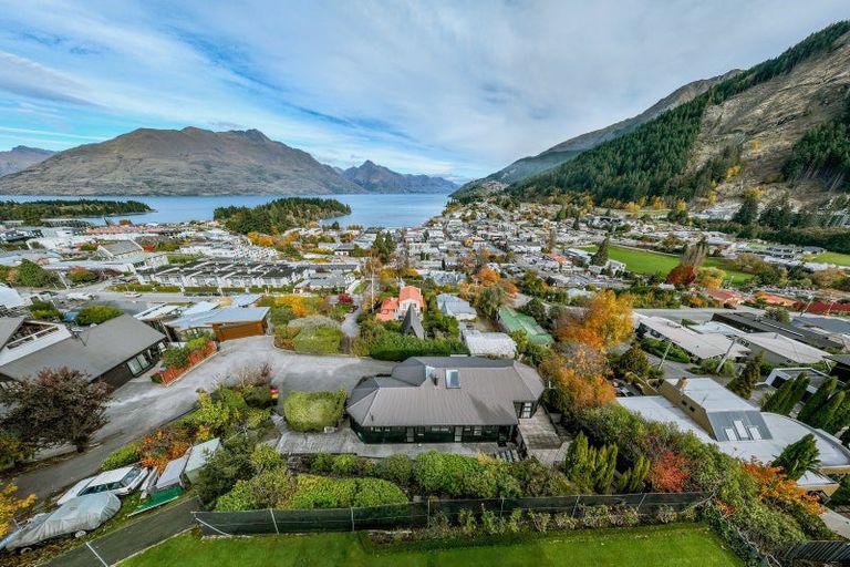 Photo of property in 13 Malaghan Street, Queenstown, 9300