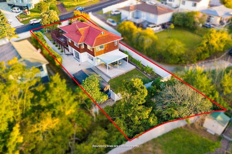 Photo of property in 95 Awaruku Road, Torbay, Auckland, 0630