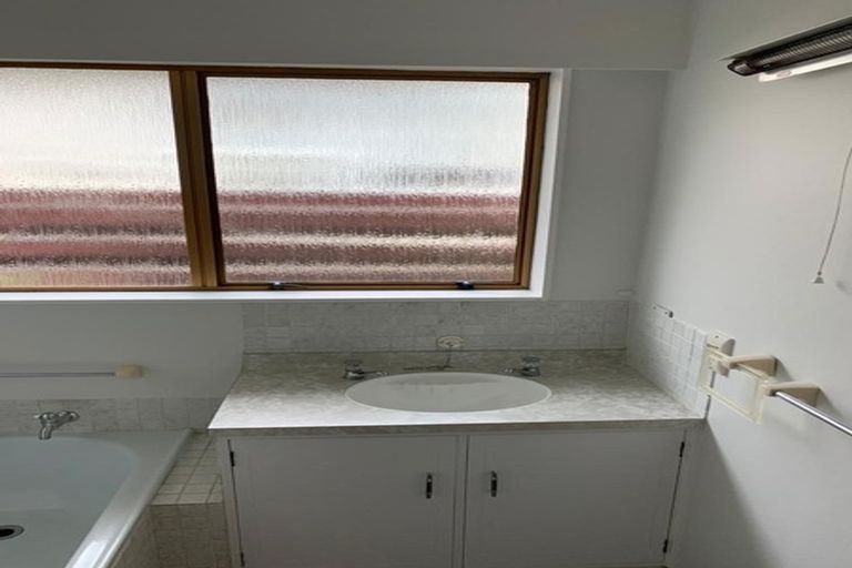 Photo of property in 13 Oriwa Street, Waikanae, 5036