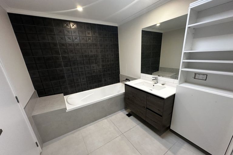 Photo of property in 4 Malcolm Calder Road, Hobsonville, Auckland, 0616