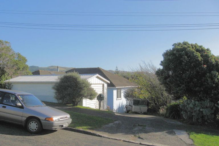 Photo of property in 4 Spur Grove, Titahi Bay, Porirua, 5022