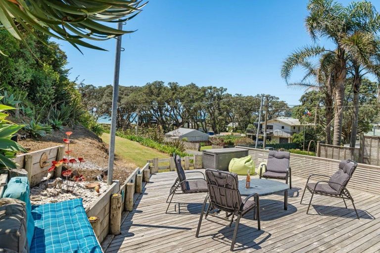 Photo of property in 143 Oakura Road, Oakura, Hikurangi, 0184