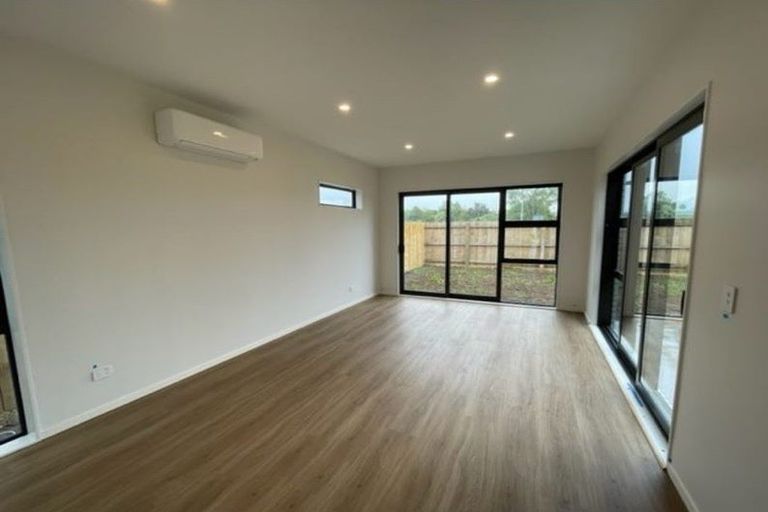 Photo of property in 17 Pilot Drive, Hobsonville, Auckland, 0616