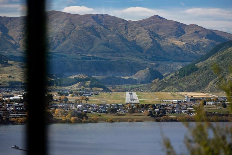 Photo of property in 5 Lancewood Lane, Queenstown, 9300