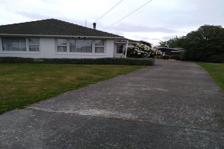 Photo of property in 17 Kinnaird Place, Hillmorton, Christchurch, 8025
