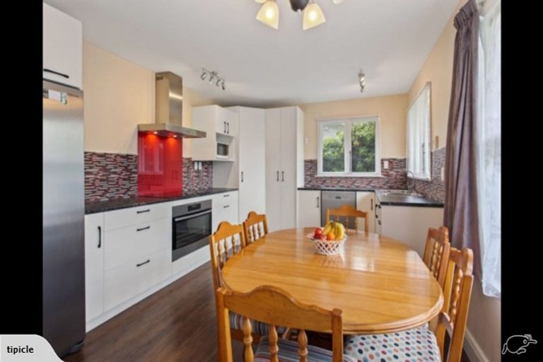 Photo of property in 122 Kippenberger Avenue, Rangiora, 7400