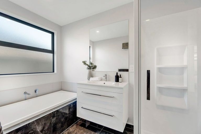 Photo of property in 28 Larissa Road, Halswell, Christchurch, 8025