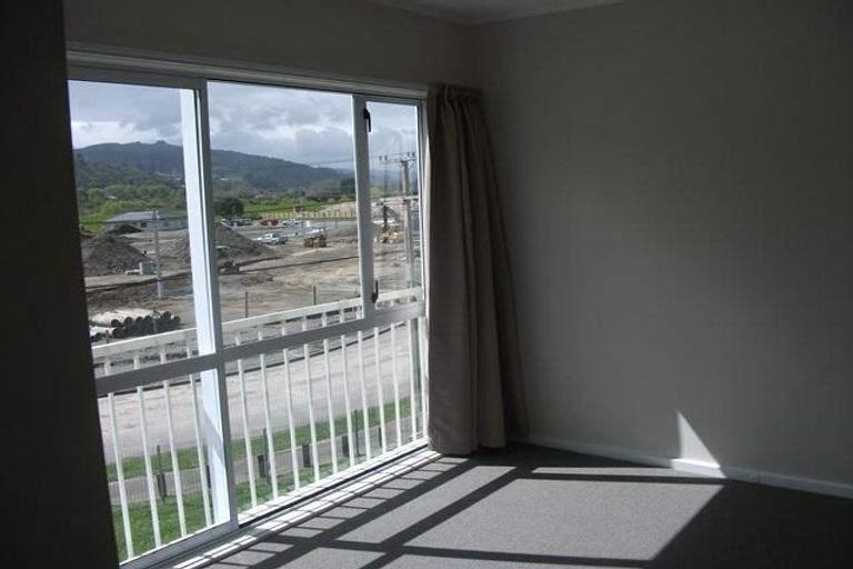 Photo of property in 9 Farmer Crescent, Taita, Lower Hutt, 5011