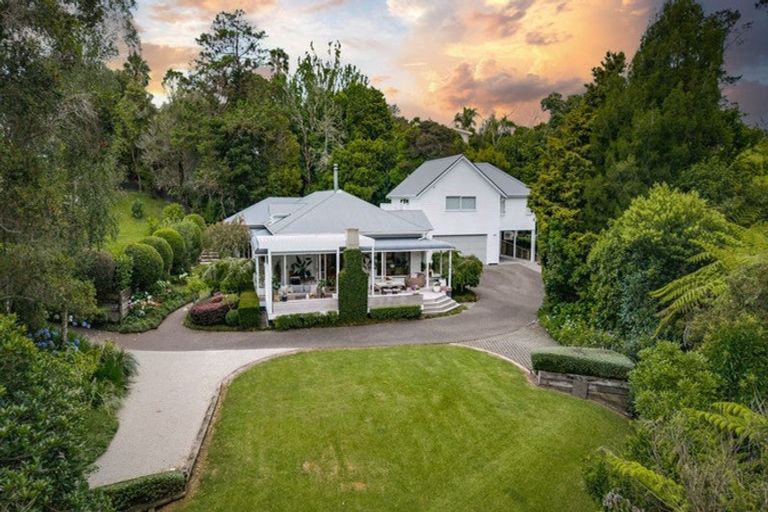 Photo of property in 47 Waipuia Place, Greenhithe, Auckland, 0632