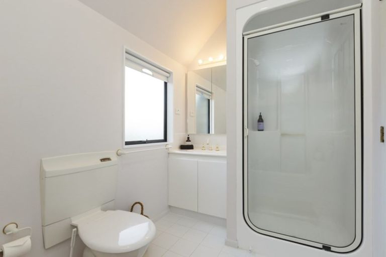 Photo of property in 15a Phoenix Avenue, Hokowhitu, Palmerston North, 4410