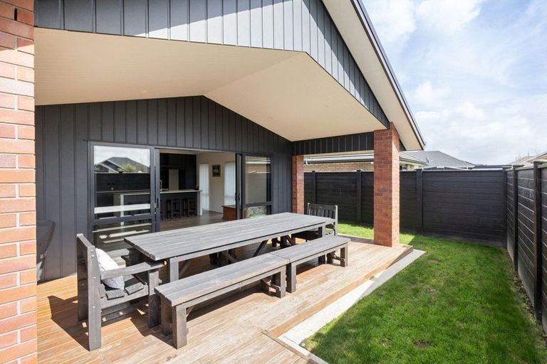 Photo of property in 22 Rose Leigh Drive, Cambridge, 3434