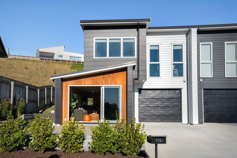 Photo of property in 115a Queen Charlotte Drive, Aotea, Porirua, 5024