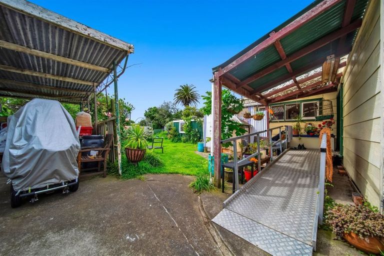 Photo of property in 22 Hunter Street, Hawera, 4610