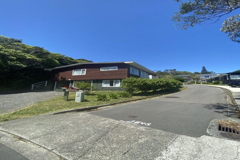 Photo of property in 15f1 Bloomsbury Grove, Newlands, Wellington, 6037